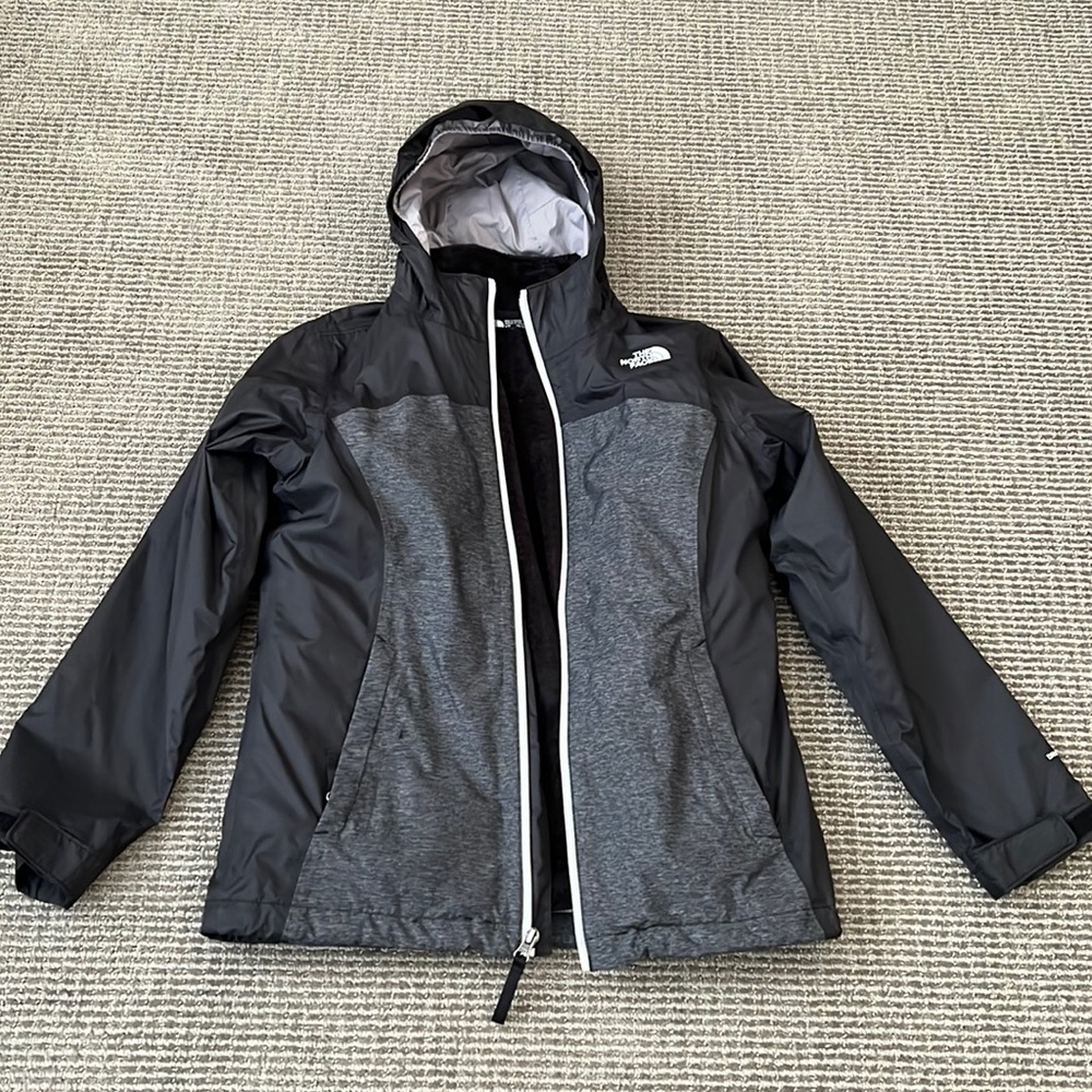 The North Face Magnolia Waterproof HyVent® Rain Jacket size XS/S/kid’s L in Grey